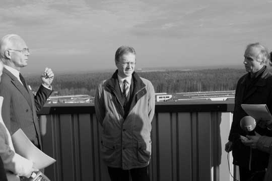 Christoph Himminghofen, Pr�sident des Landesamtes f�r Umweltschutz, mit Umweltminister Werner Schnappauf (CSU), Bildmitte.