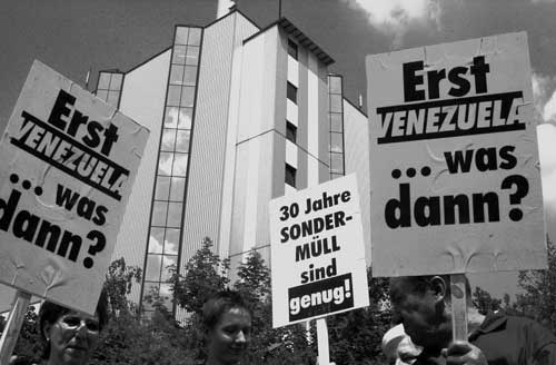 Am Montag wurde vor der Sonderm�llverbrennungsanlage demonstriert, am Dienstag wuchs die Hoffnung, dass eine der Forderungen erf�llt wird. Staatssekret�r Freller erkl�rte, er gehe davon aus, dass das Venezuela-Gesch�ft nicht zustande kommt.